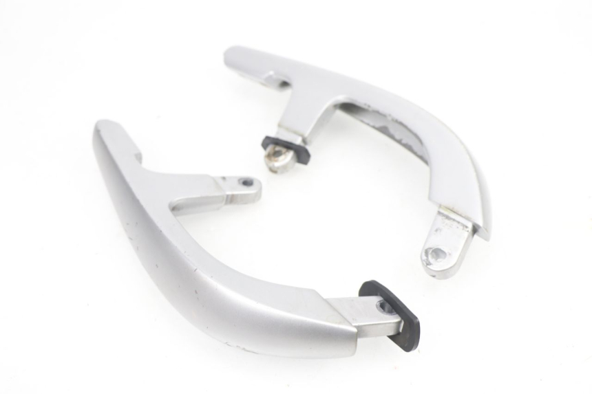 photo de POIGNEE ARRIERE YAMAHA XMAX X-MAX 125 (2006 - 2009) - Vue principale