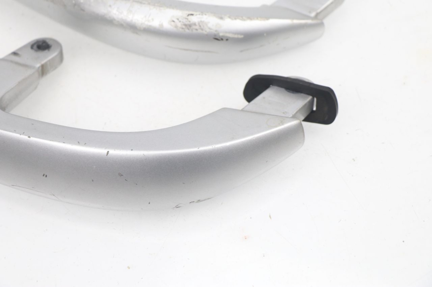 photo de POIGNEE ARRIERE YAMAHA XMAX X-MAX 125 (2006 - 2009) - Vue d’ensemble