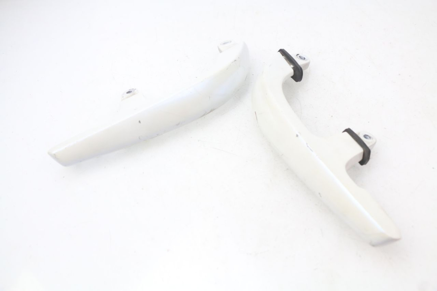 photo de POIGNEE ARRIERE YAMAHA XMAX X-MAX 125 (2006 - 2009) - Détail de la pièce