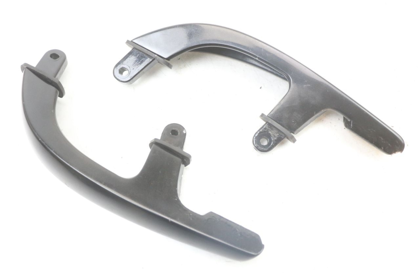 photo de POIGNEE ARRIERE YAMAHA X-MAX XMAX 250 (2006 - 2009) - Vue principale