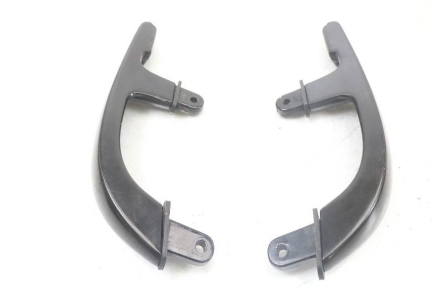 photo de POIGNEE ARRIERE YAMAHA X-MAX XMAX 250 (2006 - 2009) - Autre angle de vue