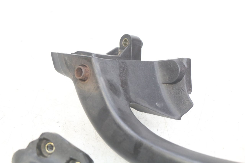 photo de POIGNEE ARRIERE PIAGGIO X9 EVOLUTION 125 (2003 - 2007) - Points de fixation