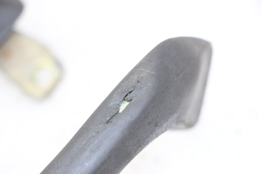 photo de POIGNEE ARRIERE YAMAHA XJN DIVERSION 600 (2000 - 2003) - Gros plan technique