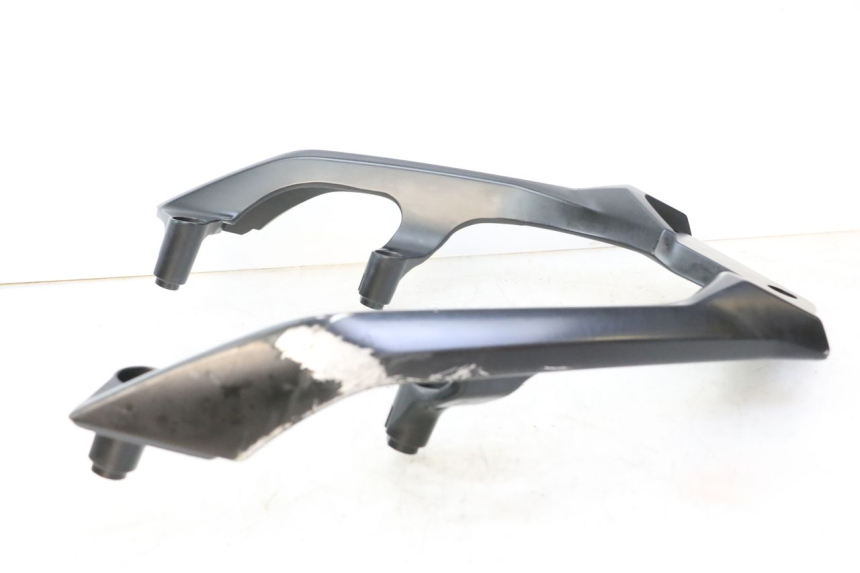 photo de POIGNEE ARRIERE YAMAHA YP T-MAX TMAX 530 (2017 - 2020) - Points de fixation