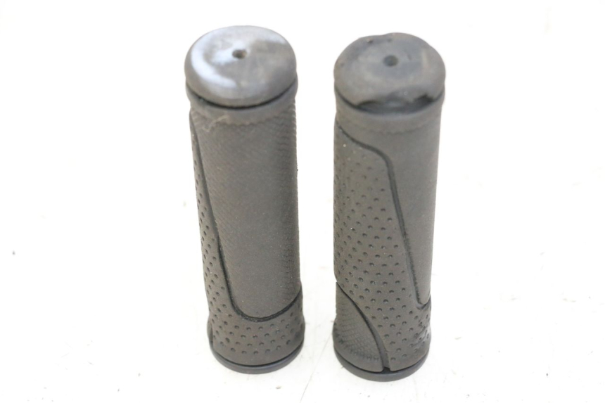 photo de POIGNEE DE GUIDON URBANGLIDE 100XS 1 - Détail de la pièce