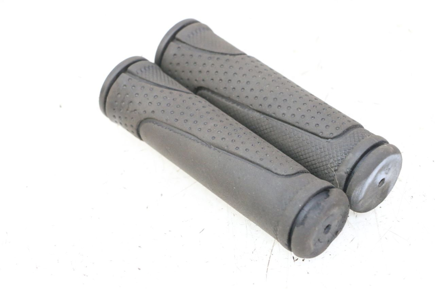 photo de POIGNEE DE GUIDON URBANGLIDE 100XS 1 - Gros plan technique