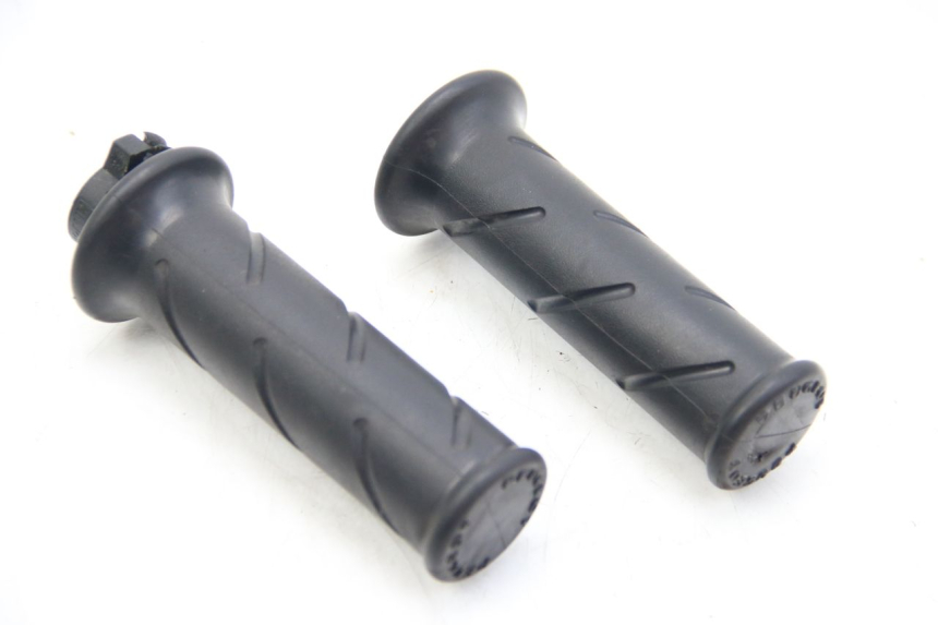 photo de POIGNEE DE GUIDON PEUGEOT E-VIVACITY 1 (2012 - 2018) - Détail de la pièce