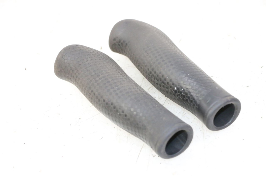 photo de POIGNEE DE GUIDON KUKIRIN G2 MASTER 1 - Détail de la pièce