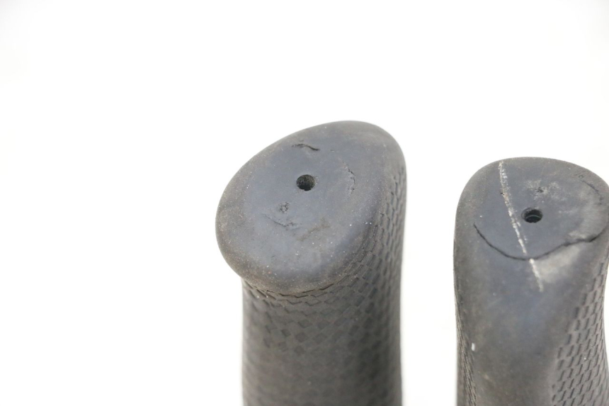 photo de POIGNEE DE GUIDON KUKIRIN G2 MASTER 1 - Autre angle de vue