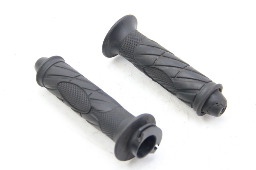 photo de POIGNEE DE GUIDON ORCAL KITE 4T 50 (2019 - 2023) - Zoom état d’usage