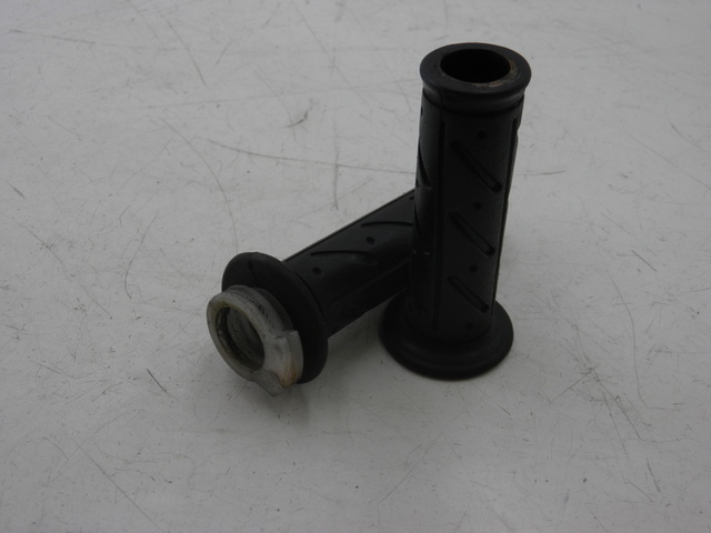 photo de POIGNEE DE GUIDON KYMCO SPACER 50 (1998 - 2009) - Vue principale