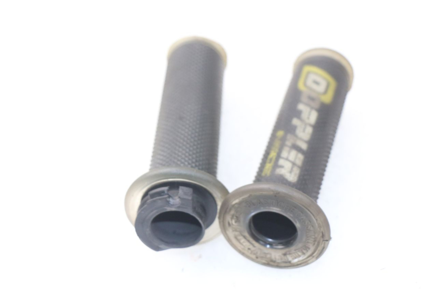 photo de POIGNEE DE GUIDON PEUGEOT LUDIX 50 (2005 - 2007) - Détail de la pièce