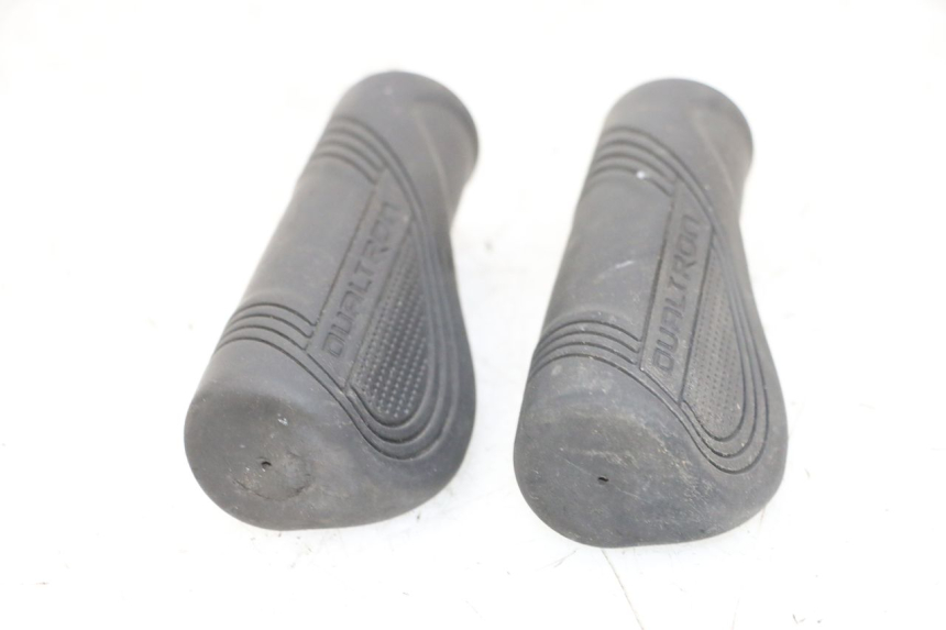 photo de POIGNEE DE GUIDON DUALTRON MINI SPECIAL 1 - Gros plan technique