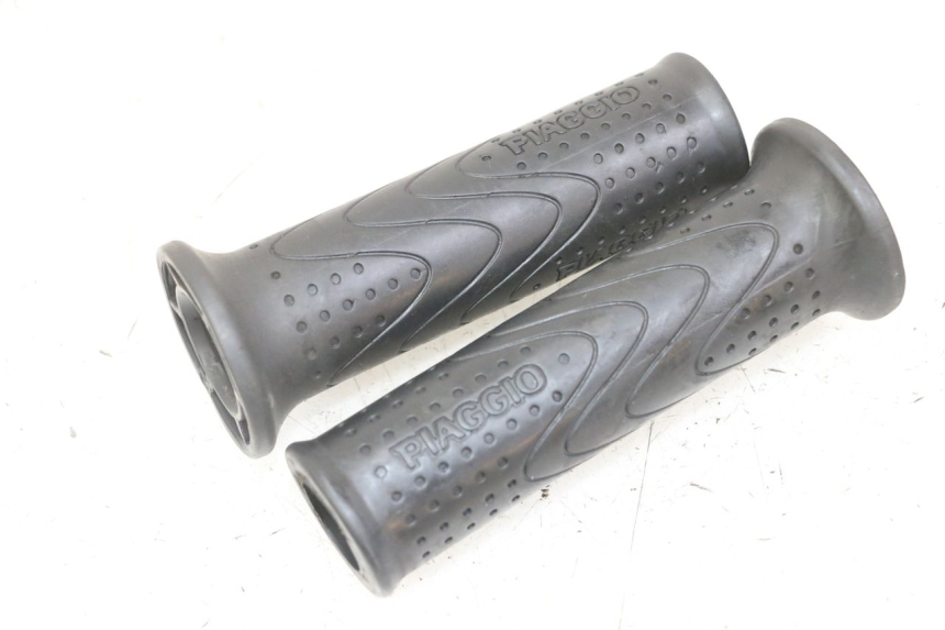 photo de POIGNEE DE GUIDON PIAGGIO MP3 LT 300 (2010 - 2016) - Vue principale