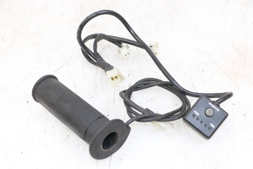 photo de POIGNEE DE GUIDON PIAGGIO MP3 LT 400 (2007 - 2012) - Vue principale