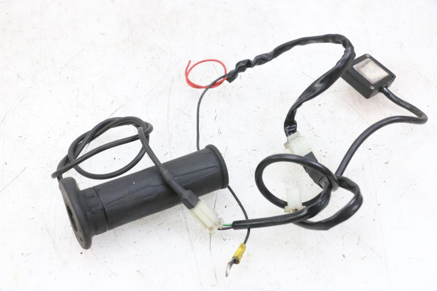 photo de POIGNEE DE GUIDON PIAGGIO MP3 LT 400 (2007 - 2012) - Détail de la pièce