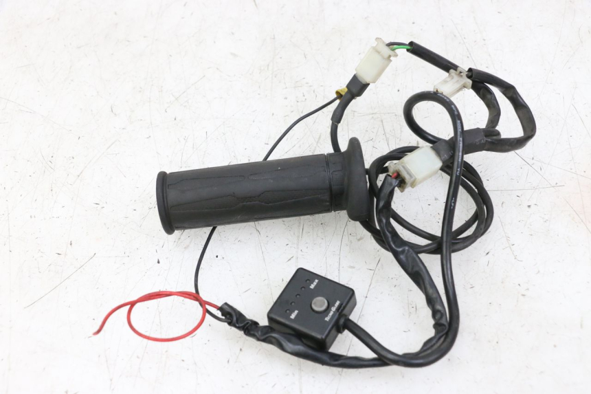 photo de POIGNEE DE GUIDON PIAGGIO MP3 LT 400 (2007 - 2012) - Gros plan technique