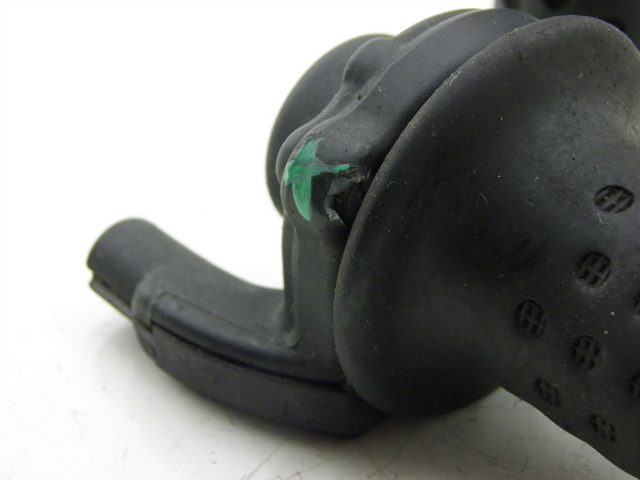 photo de POIGNEE DE GUIDON PIAGGIO X9 125 (2000 - 2003) - Détail de la pièce