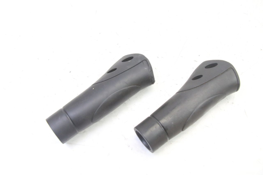 photo de POIGNEE DE GUIDON HERO S10 1 - Détail de la pièce