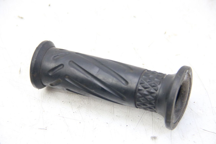 photo de POIGNEE DE GUIDON JM MOTORS SANTANA 50 (2014 - 2023) - Autre angle de vue