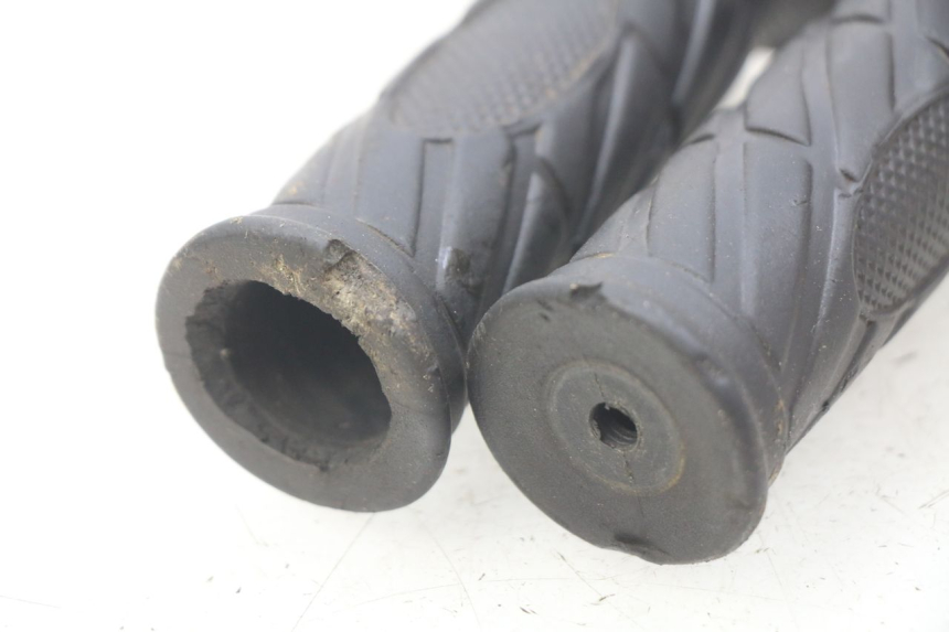 photo de POIGNEE DE GUIDON CHINESE QUAD SPEEDY DELUXE 125 - Zoom état d’usage