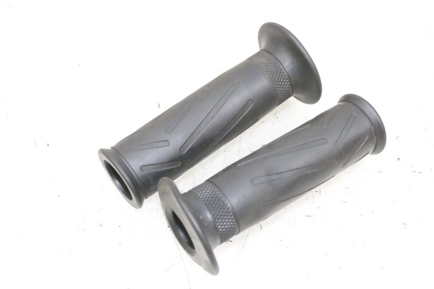 photo de POIGNEE DE GUIDON YAMAHA XMAX X-MAX 125 (2006 - 2009) - Vue principale