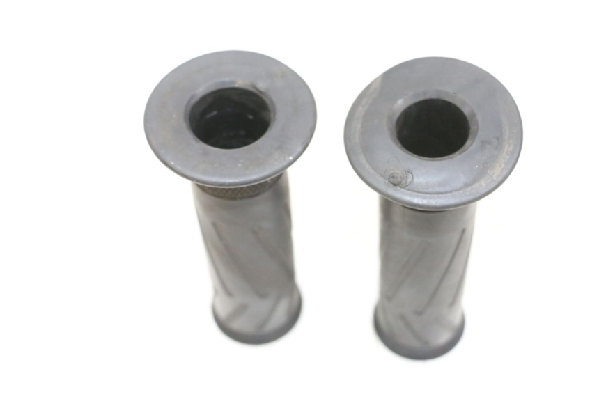 photo de POIGNEE DE GUIDON YAMAHA XMAX X-MAX 125 (2006 - 2009) - Détail de la pièce