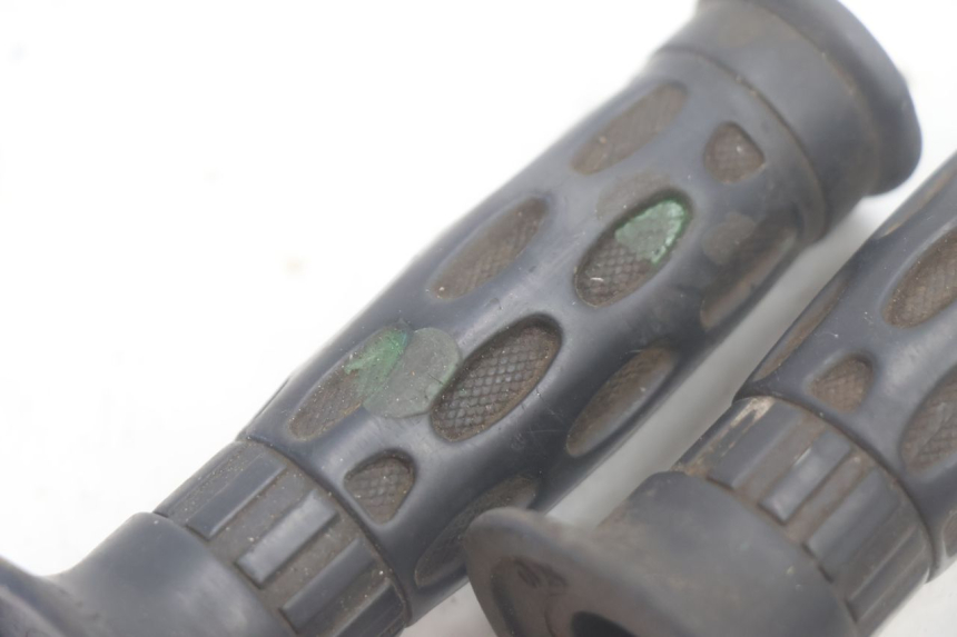 photo de POIGNEE DE GUIDON SMC XROAD 150 - Zoom état d’usage