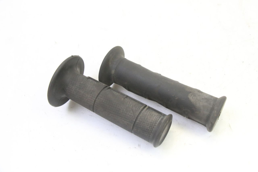 photo de POIGNEE DE GUIDON YAMAHA YFM R RAPTOR 250 (2008 - 2014) - Zoom état d’usage