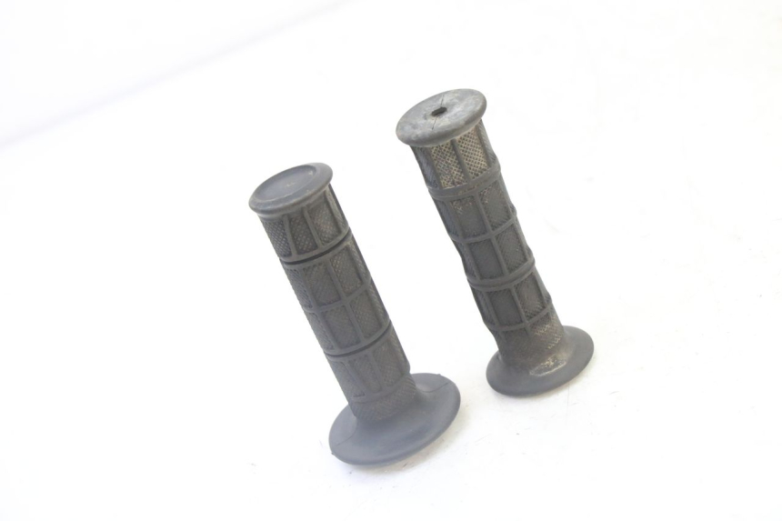 photo de POIGNEE DE GUIDON YAMAHA YFM R RAPTOR 250 (2008 - 2014) - Gros plan technique