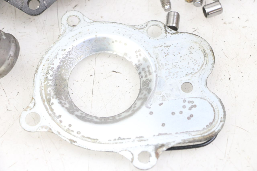 photo de POMPE A EAU HONDA CB R 1000 (2018 - 2023) - Points de fixation