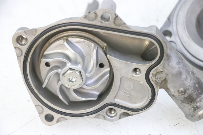 photo de POMPE A EAU HONDA CB R 1000 (2018 - 2023) - Pièce contrôlée