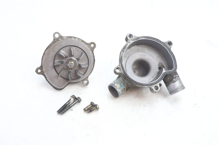 photo de POMPE A EAU SUZUKI GSR 600 (2005 - 2012) - Autre angle de vue