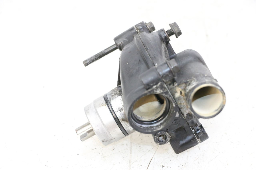 photo de POMPE A EAU KAWASAKI GTR 1000 (1994 - 2004) - Gros plan technique