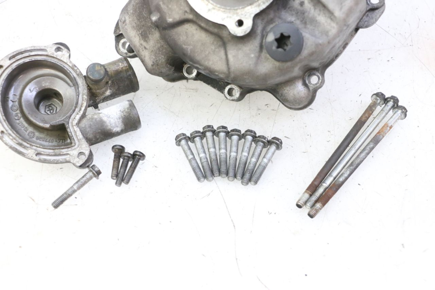 photo de POMPE A EAU PIAGGIO MP3 RL 250 (2006 - 2010) - Zoom composants