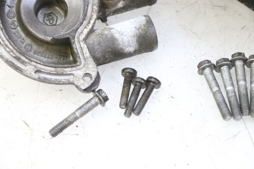 photo de POMPE A EAU PIAGGIO MP3 RL 250 (2006 - 2010) - Vue rapprochée