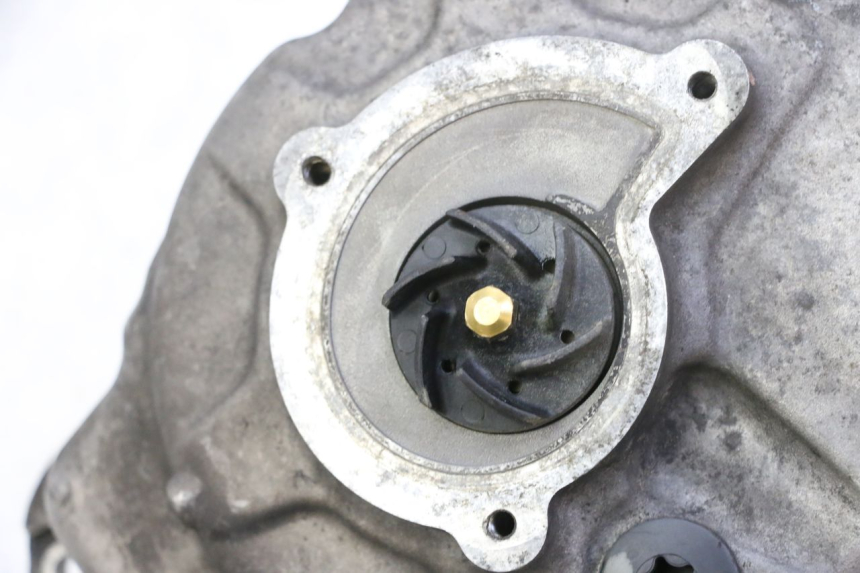 photo de POMPE A EAU PIAGGIO MP3 RL 250 (2006 - 2010) - Inspection visuelle