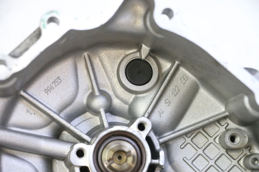 photo de POMPE A EAU PIAGGIO MP3 RL 250 (2006 - 2010) - Autre angle de vue