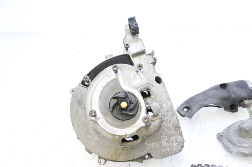 photo de POMPE A EAU PIAGGIO MP3 125 (2006 - 2014) - Marquages et références