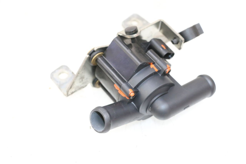 photo de POMPE A EAU PIAGGIO VESPA GTS SUPER IE 125 (2009 - 2016) - Zoom état d’usage