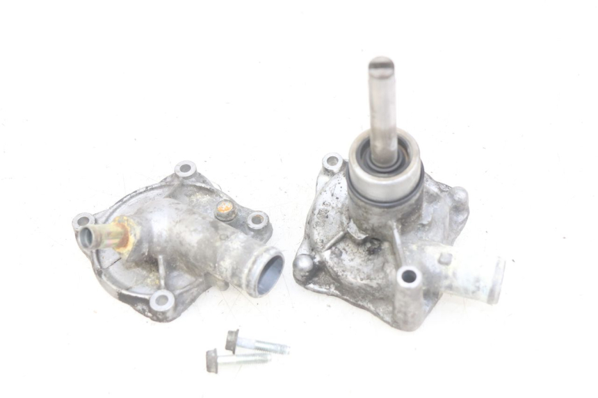 photo de POMPE A EAU HONDA VFR FI RC46 800 (1998 - 2001) - Gros plan technique