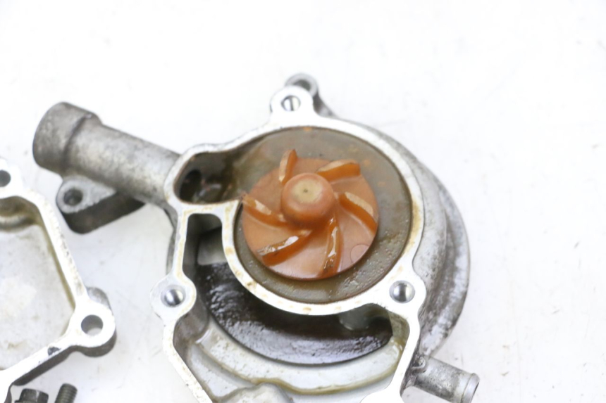 photo de POMPE A EAU YAMAHA X-MAX XMAX 125 (2010 - 2013) - Points de fixation