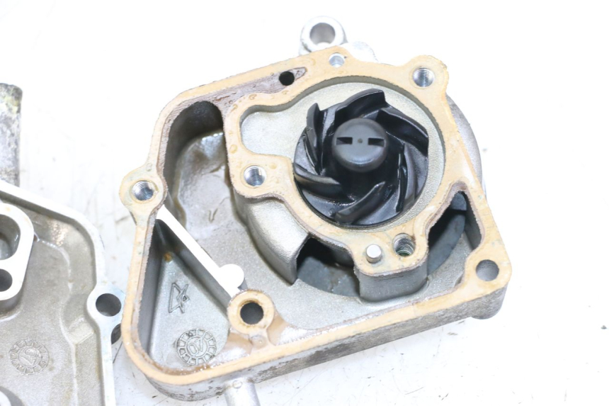 photo de POMPE A EAU YAMAHA YP MAJESTY 125 (2007 - 2010) - Points de fixation