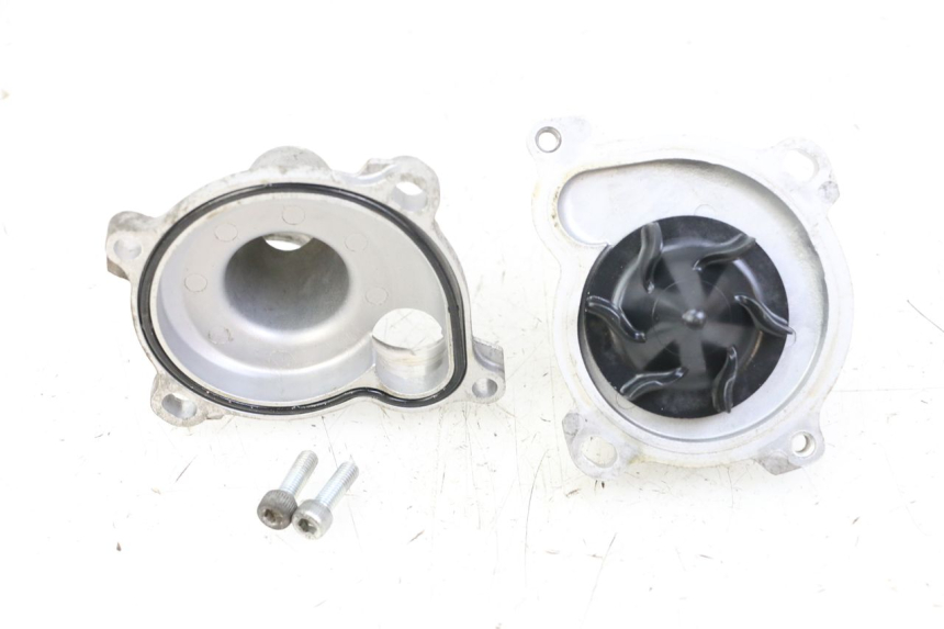 photo de POMPE A EAU YAMAHA YP T-MAX TMAX 530 (2017 - 2020) - Vue principale