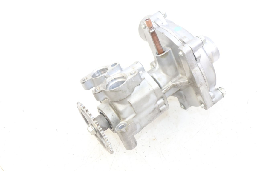 photo de POMPE A EAU YAMAHA YZF R1 1000 (2007 - 2008) - Points de fixation