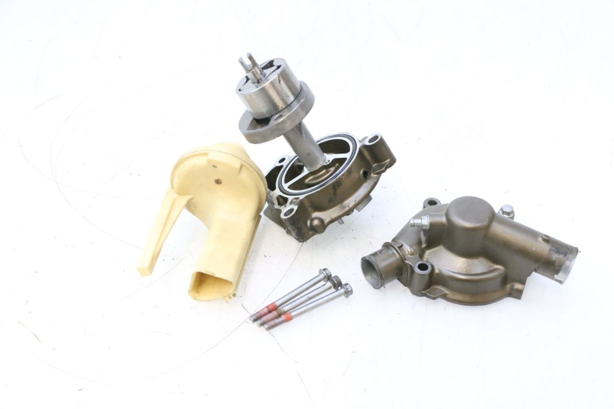 photo de POMPE A EAU KAWASAKI ZX-6R ZX6R 600 (2000 - 2002) - Autre angle de vue