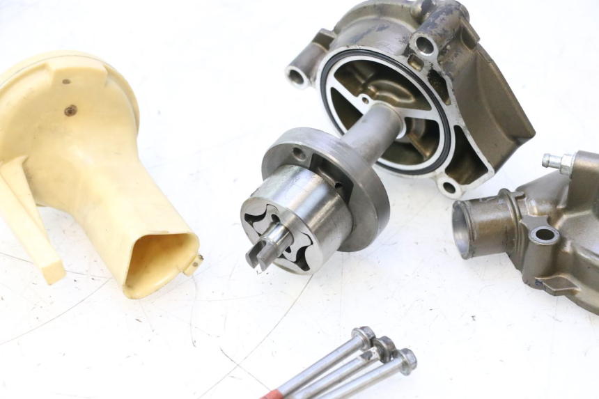 photo de POMPE A EAU KAWASAKI ZX-6R ZX6R 600 (2000 - 2002) - Vue d’ensemble