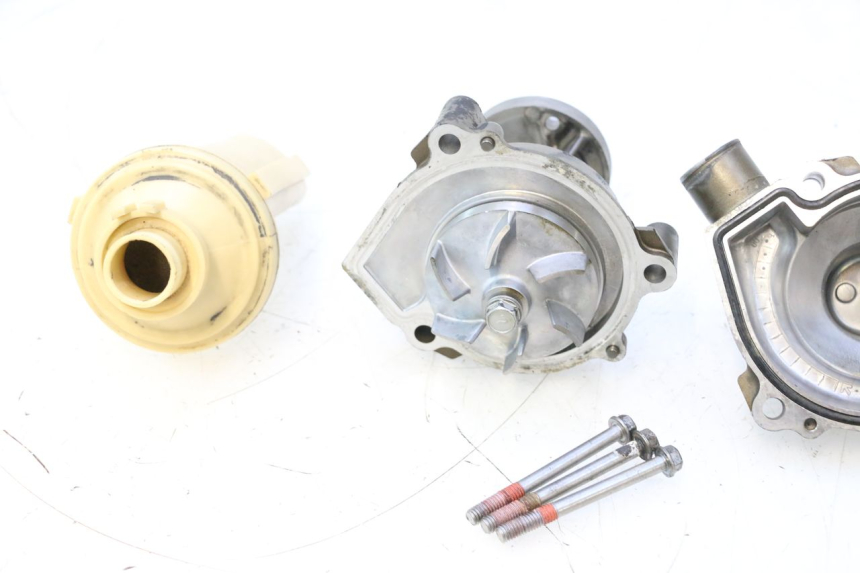 photo de POMPE A EAU KAWASAKI ZX-6R ZX6R 600 (2000 - 2002) - Pièce contrôlée