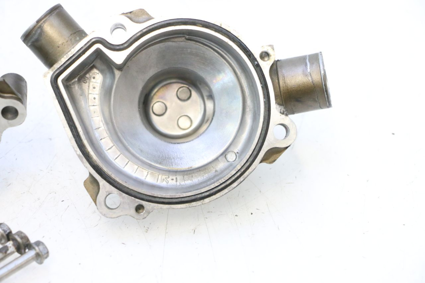 photo de POMPE A EAU KAWASAKI ZX-6R ZX6R 600 (2000 - 2002) - Marquages et références