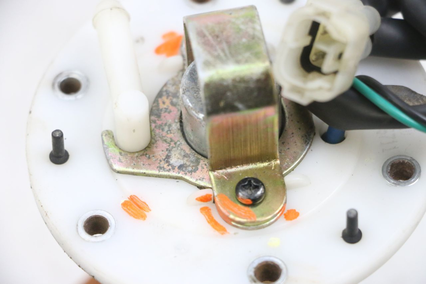 photo de POMPE A ESSENCE KYMCO AGILITY 16+ 4T 50 (2018 - 2023) - Autre angle de vue